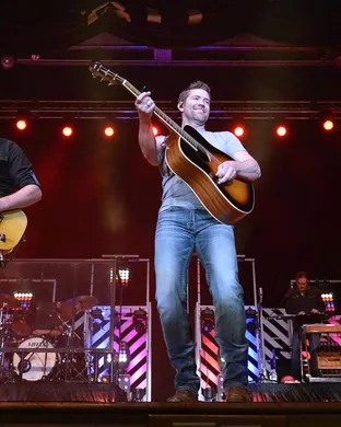 Josh Turner Albany