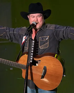 Tracy Lawrence Albany